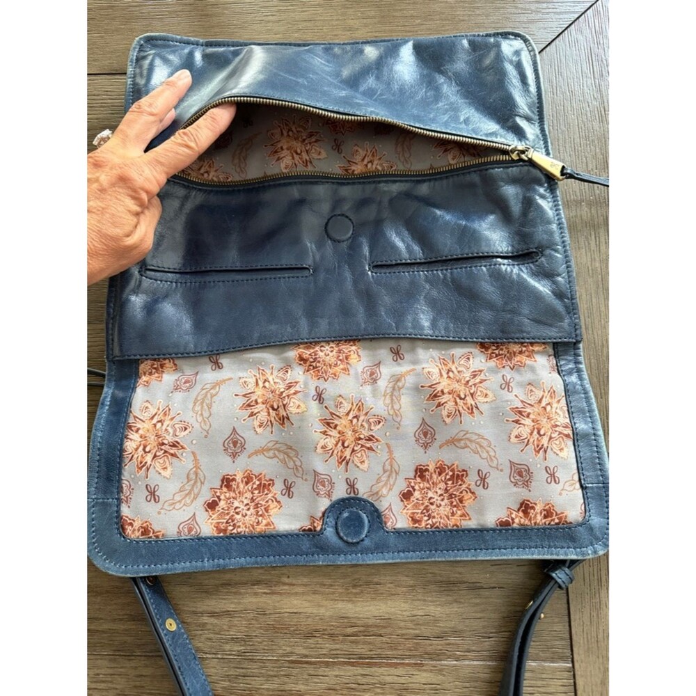 HOBO INTERNATIONAL “Vista” Indigo Crossbody - Picture 6 of 16